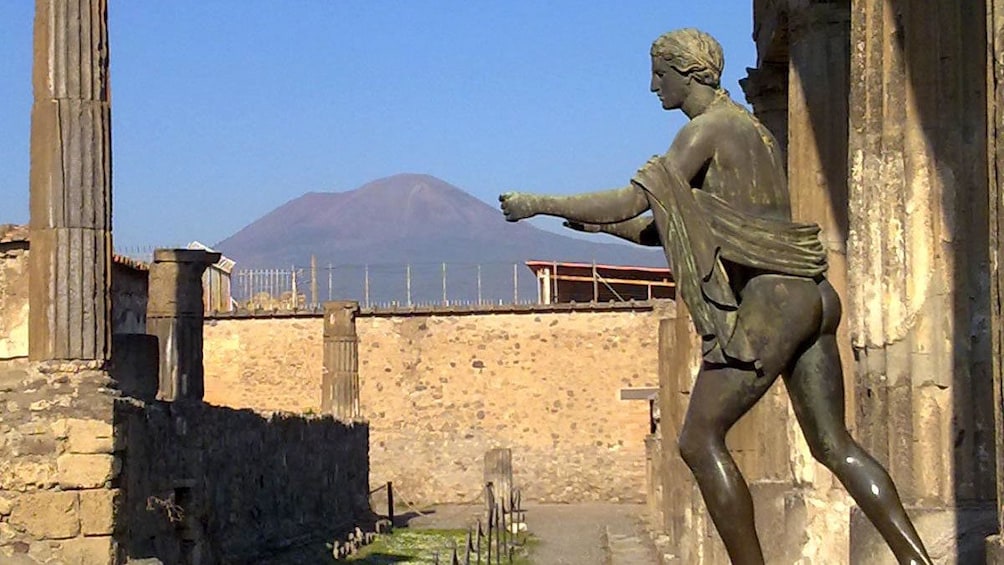 Ancient Roman statue in Pompeii