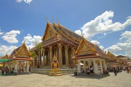 Amazing Bangkok Temple & City Tour with Admission Tickets (Multi Languages)