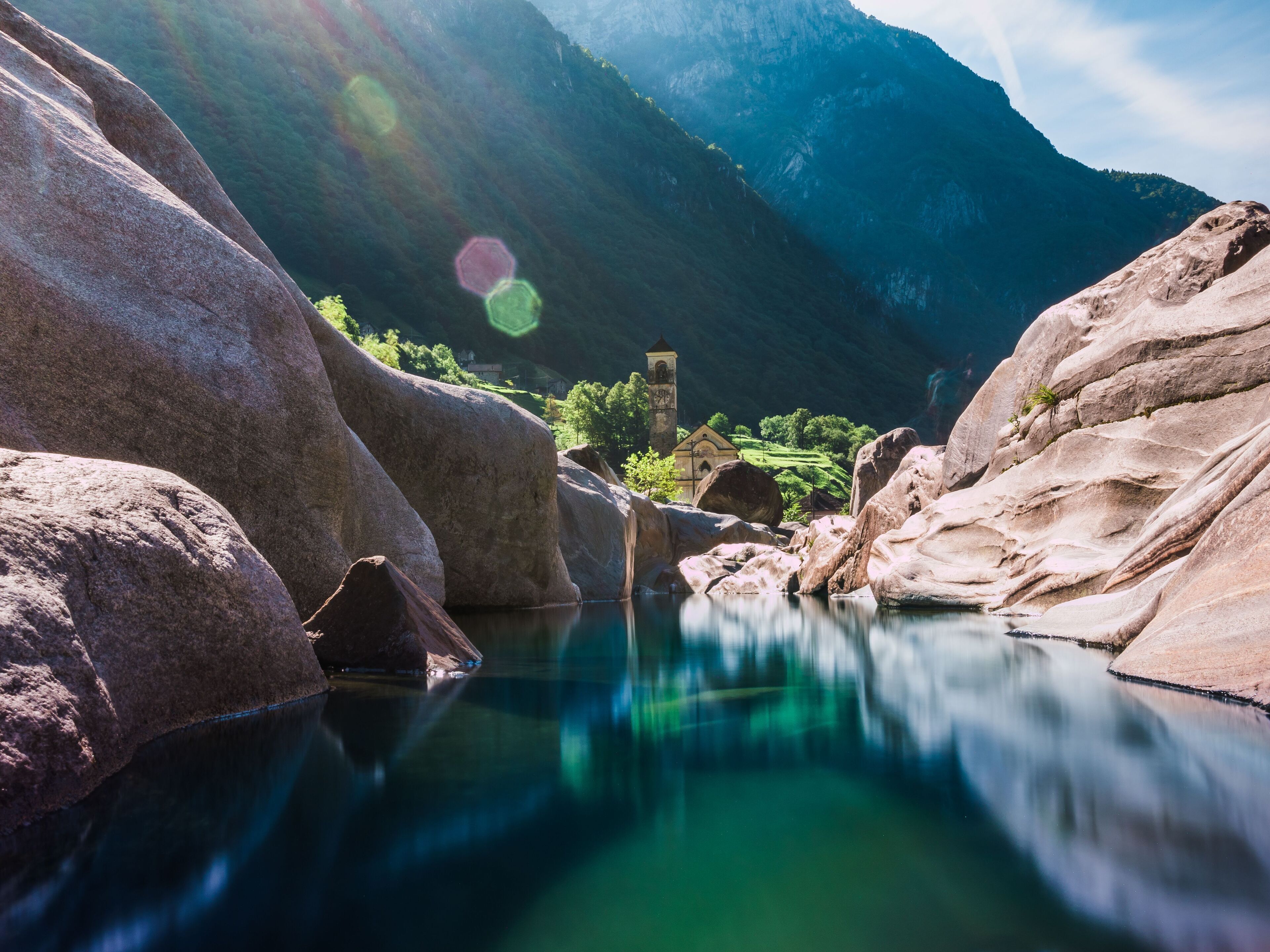 Valle Verzasca Ascona 007 Dam Crystal Waters Swimming