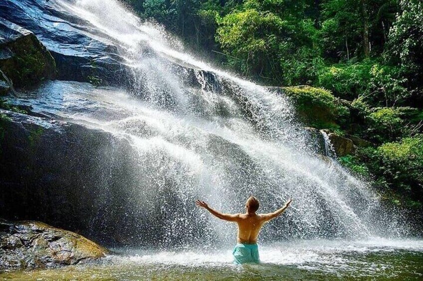 City Tour with Batu Caves, Hot Springs, and Waterfalls Adventure