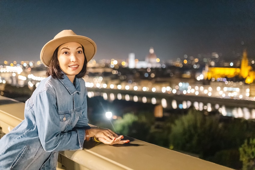 Florence: Evening Guided Walking Tour of Mystery, Scandal, and Secrets
