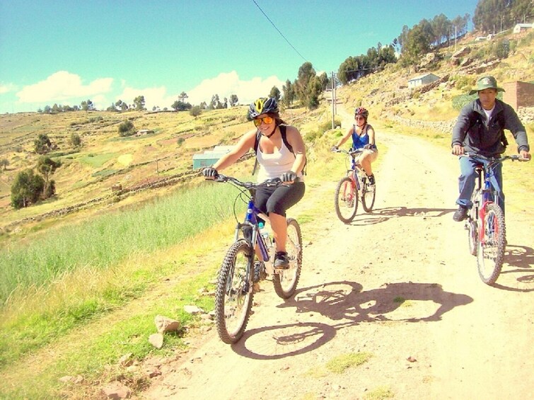 Mountain Bike around Lake Titicaca