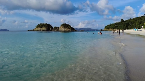 Excursión de medio día a la playa de Trunk Bay desde Santo Tomás