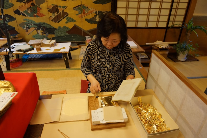 Private & Personalized: Full Day in Kanazawa with a Local