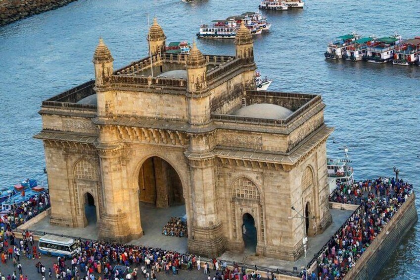Mumbai's Treasures: Caves, Markets, and Contemporary Art