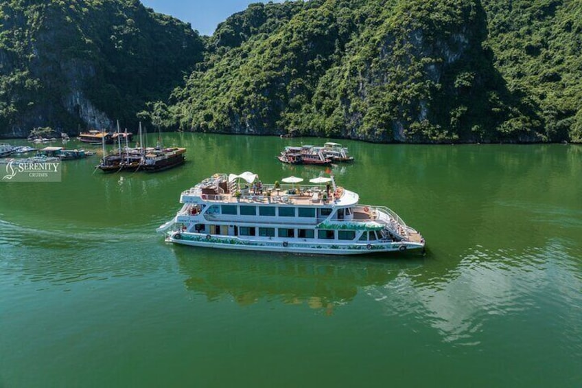 Lan Ha bay cruise view