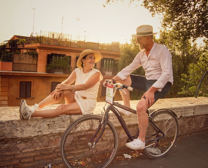 3h E-Bike Tour with the entrance to the Baths of Caracalla