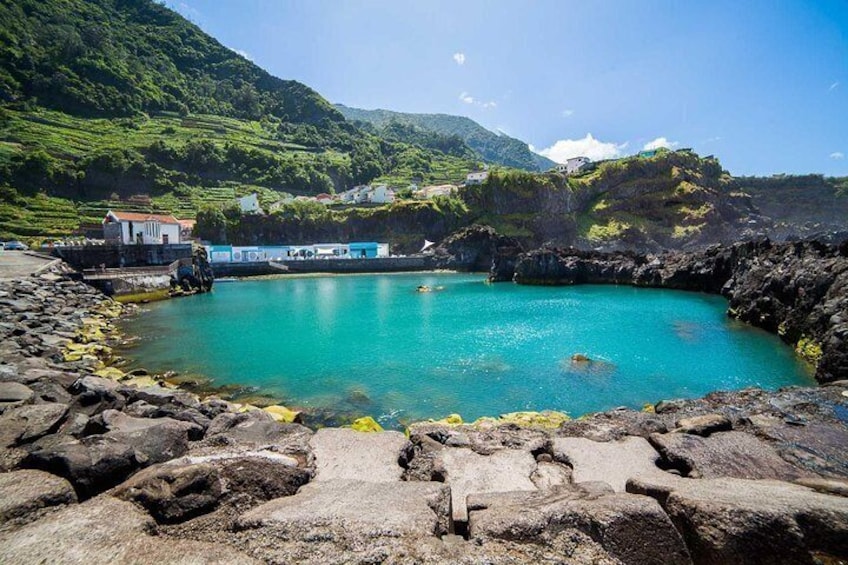 Seixal, located between Porto Moniz and São Vicente, is an excellent place to stop if you are traveling through the highway of the Northern coast of Madeira.