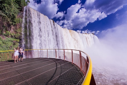 Iguassu watervallen hele dag tour: Brazilië & Argentinië zijden