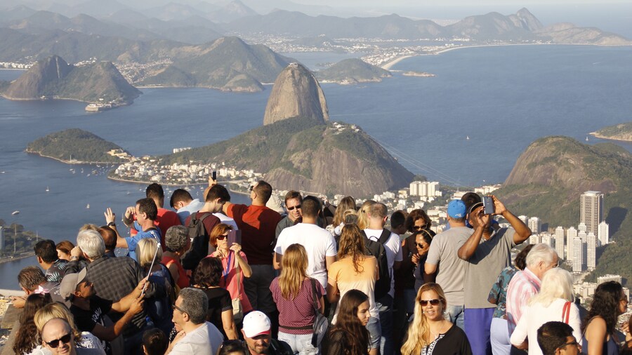 Corcovado, Sugarloaf & Selaron Steps 6-hour Small Group Tour
