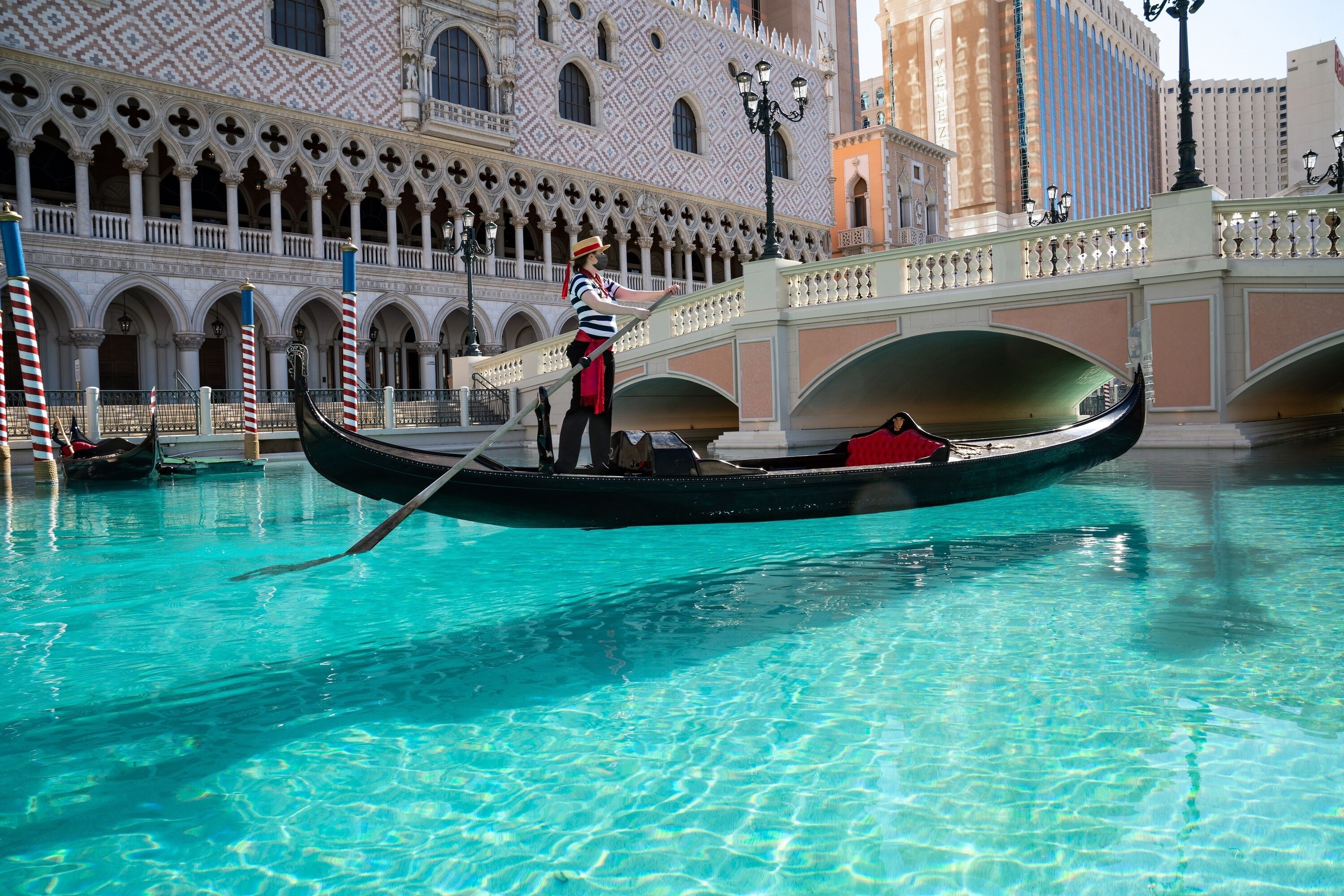 tsunamien Goneryl Ellers Venetian Resort Outdoor Gondola Ride