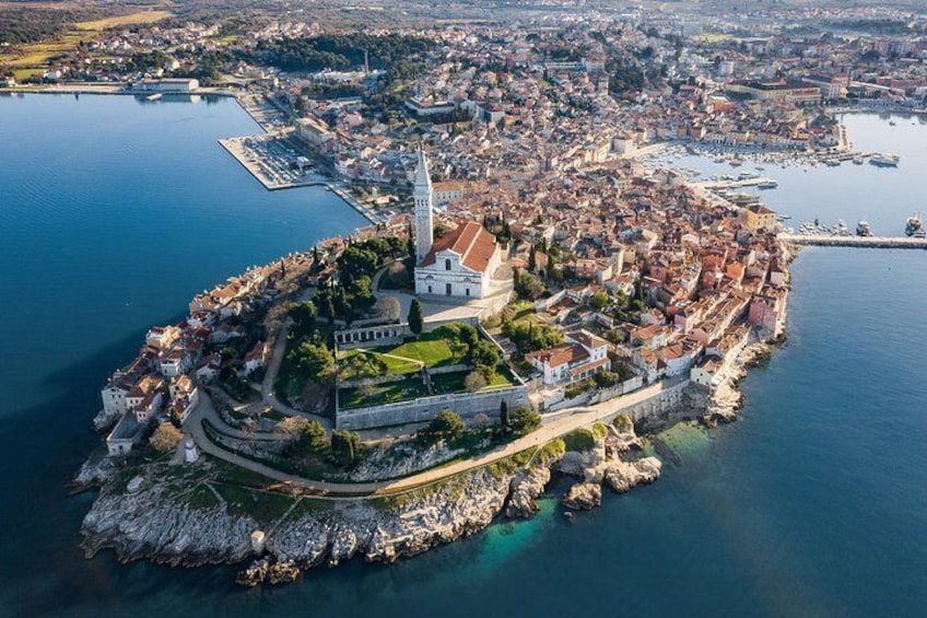 Private Day Trip to Rovinj with wine tasting included from Pula