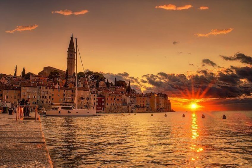 Private Day Trip to Rovinj with wine tasting included from Pula