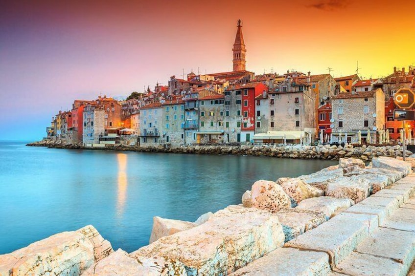 Private Day Trip to Rovinj with wine tasting included from Pula