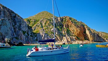 Pelican's Rock Sailing & Snorkeling Tour