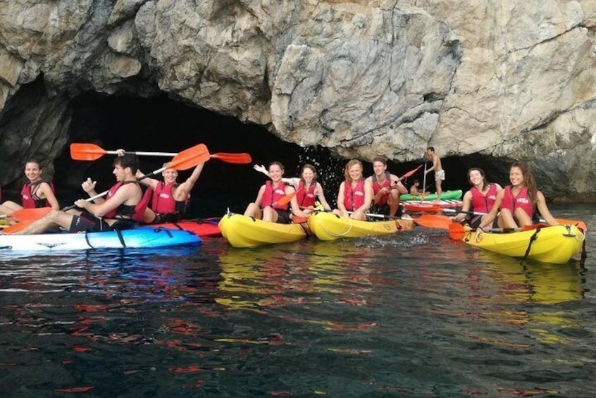 2 Hours Kayak Tour in Cerro Gordo-Maro Natural Park