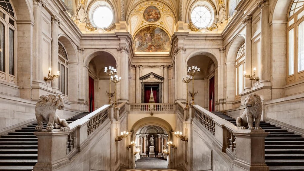 Madrid Royal Palace Guided Tour (tickets included)
