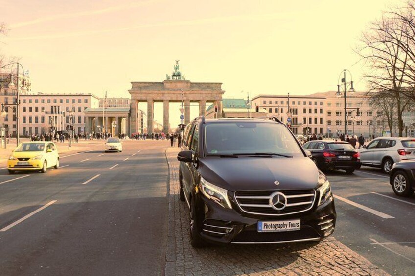 Berlin Private Sightseeing Tour with vehicle and Photographer Guide 