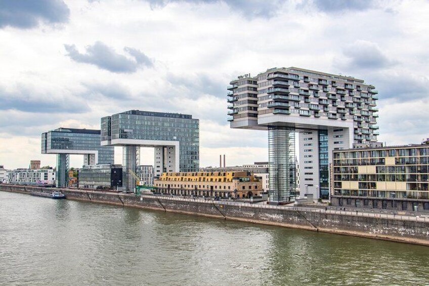 Architectural Walk of Cologne with a Local