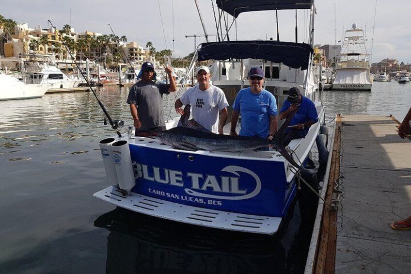 Private Fishing Tour in Cabo San Lucas with Food and Drink