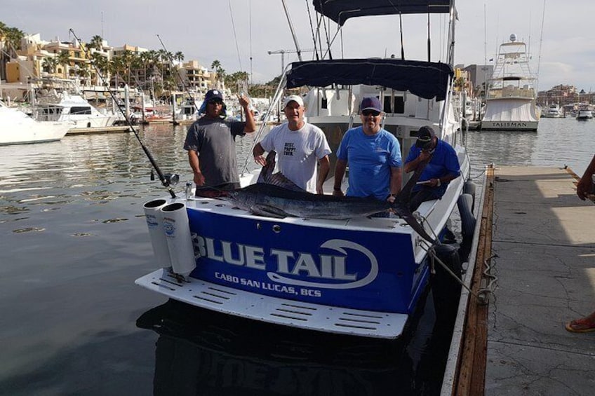 Private Fishing Tour in Cabo San Lucas with Food and Drink