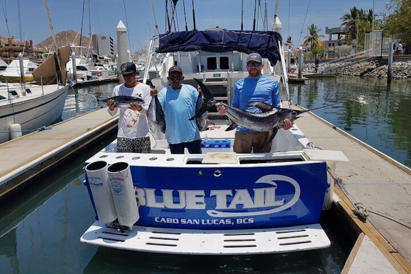 Private Fishing Tour in Cabo San Lucas with Food and Drink
