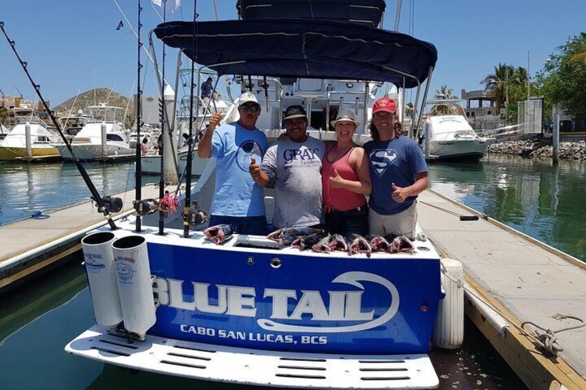 Private Fishing Tour in Cabo San Lucas with Food and Drink