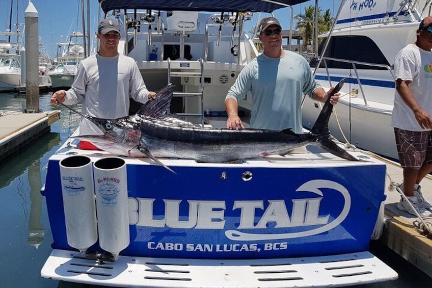 Private Fishing Tour in Cabo San Lucas with Food and Drink