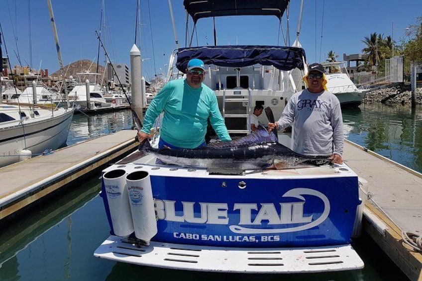 Private Fishing Tour in Cabo San Lucas with Food and Drink