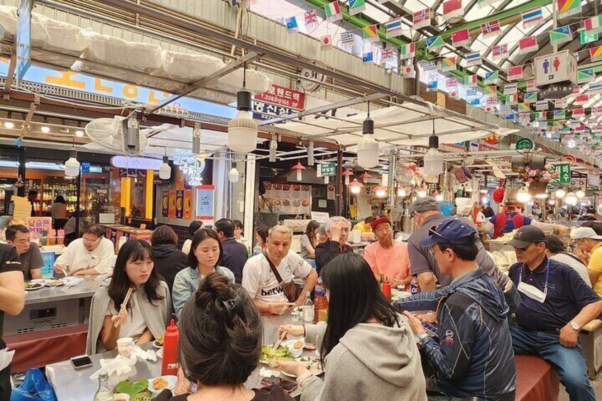 Gwangjang Sijang (Gwangjang Food Market)