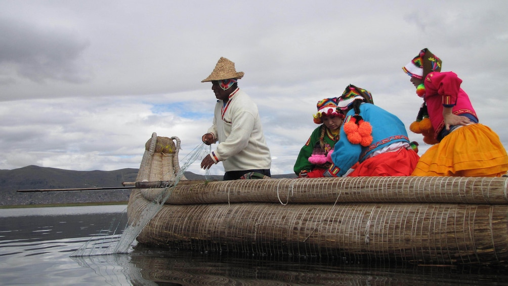 2-Day Tour Lake Titicaca: Uros, Amantani & Taquile