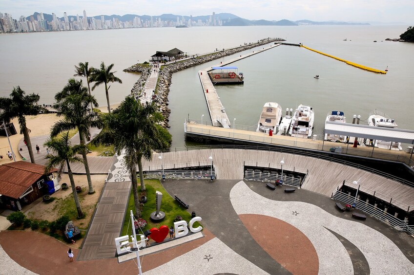 Day tour in Balneário Camboriú and Unipraias Park