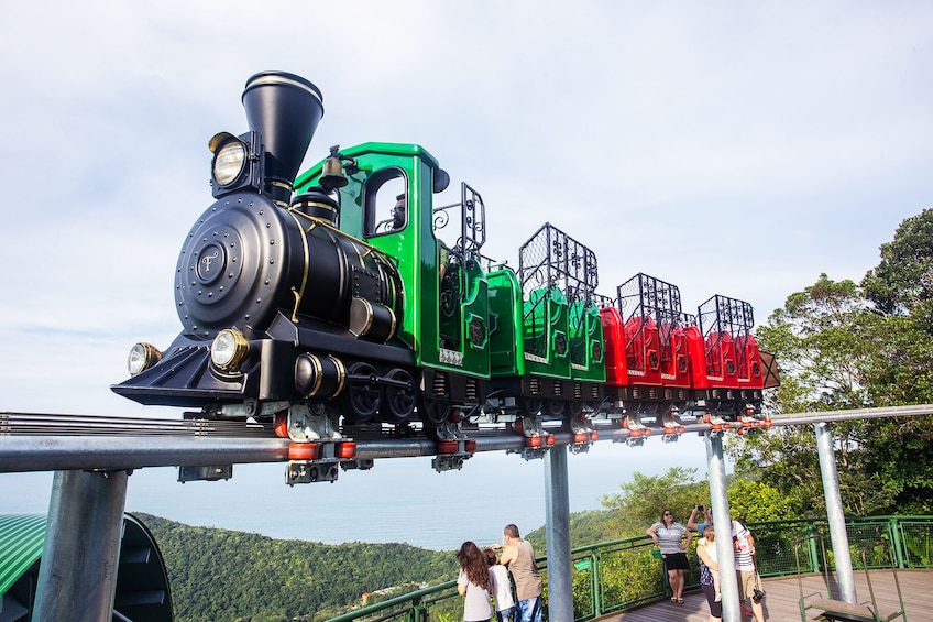 Day tour to Unipraias Park and Cable Cars