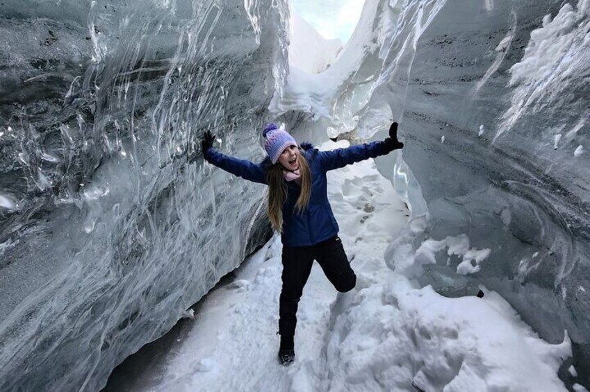  Small group Trekking to Vinciguerra Glacier and Témpanos Lagoon 