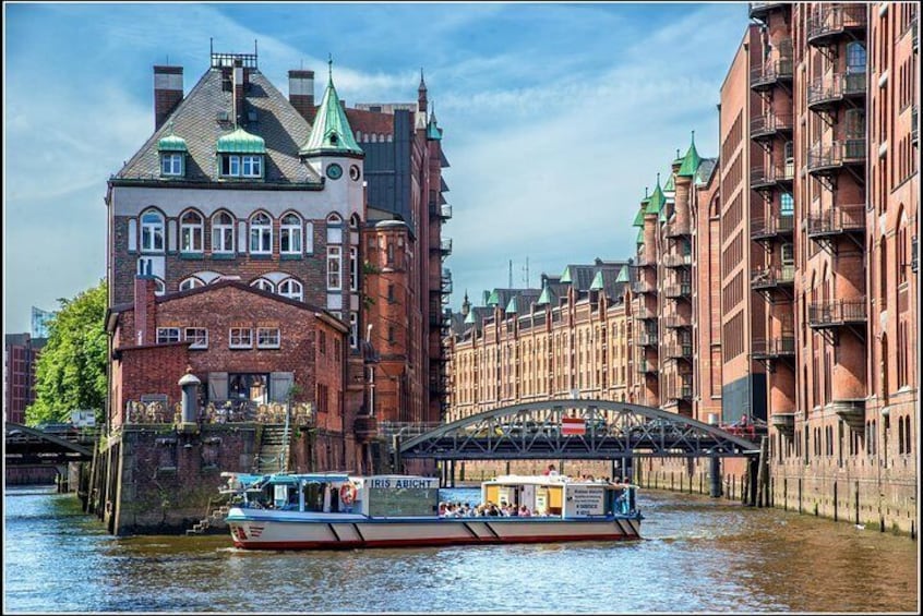 Harbor cruise on the beautiful Elbe