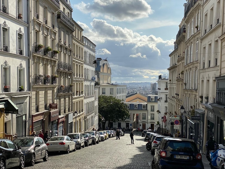 Paris: Montmartre Semi Private Walking Tour