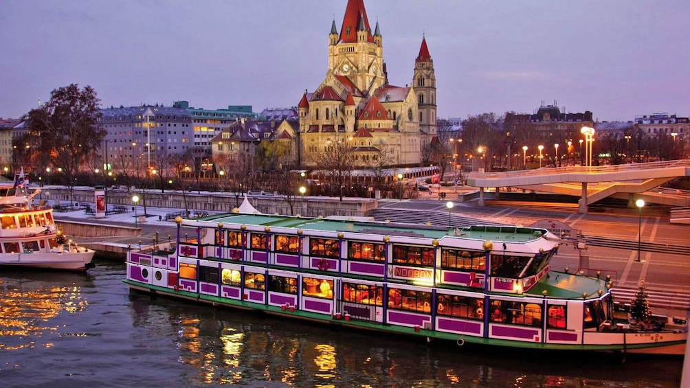 Evening cruise in Vienna