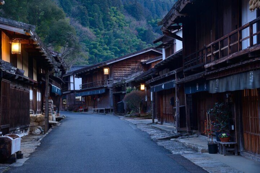Magome & Tsumago Nakasendo Trail Day Hike with Nationally-Licensed Guide