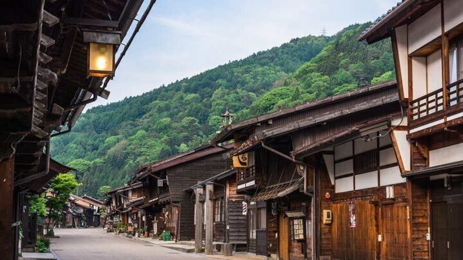 Magome & Tsumago Nakasendo Full-Day Private Trip with Nationally-Licensed Guide