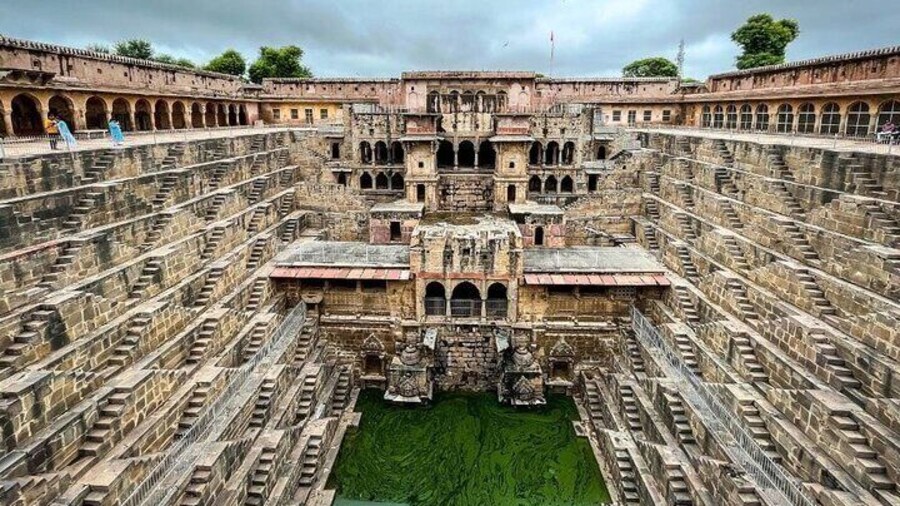 Abhaneri Chand Baori Stwellwell Tour