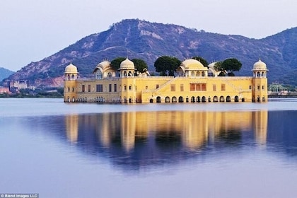Private Full Day Sightseeing of Jaipur with Guide