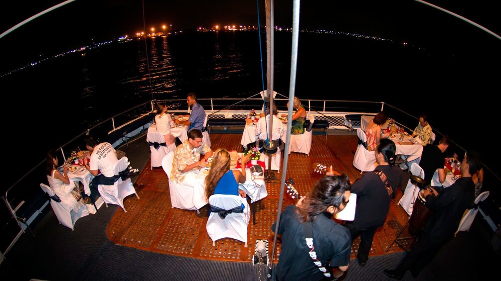 Tampilkan item 5 dari 5. Bali Hai boat dinner cruise