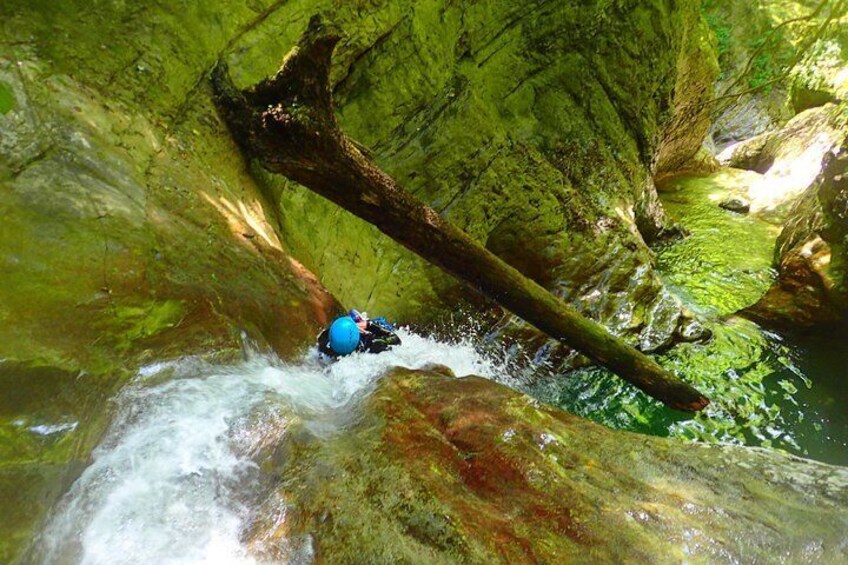 Canyoning Ecouges 50 minutes from LYON Vercors