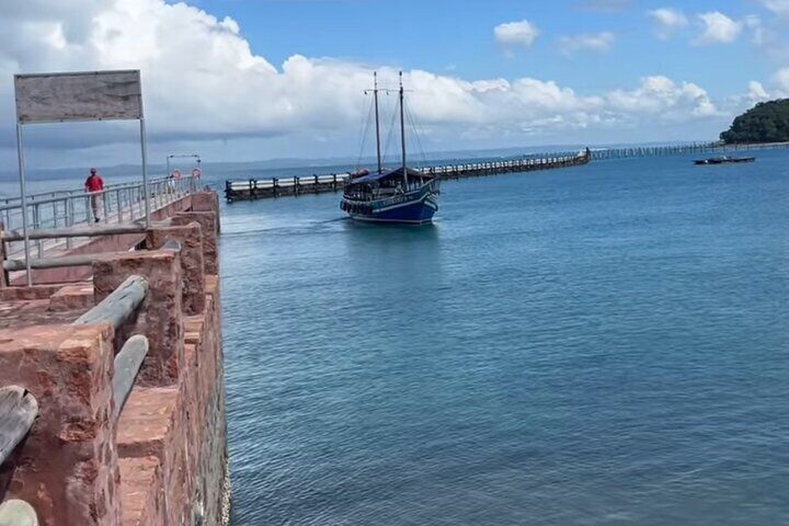 Full Day Tour to Frades Islands + Itaparica