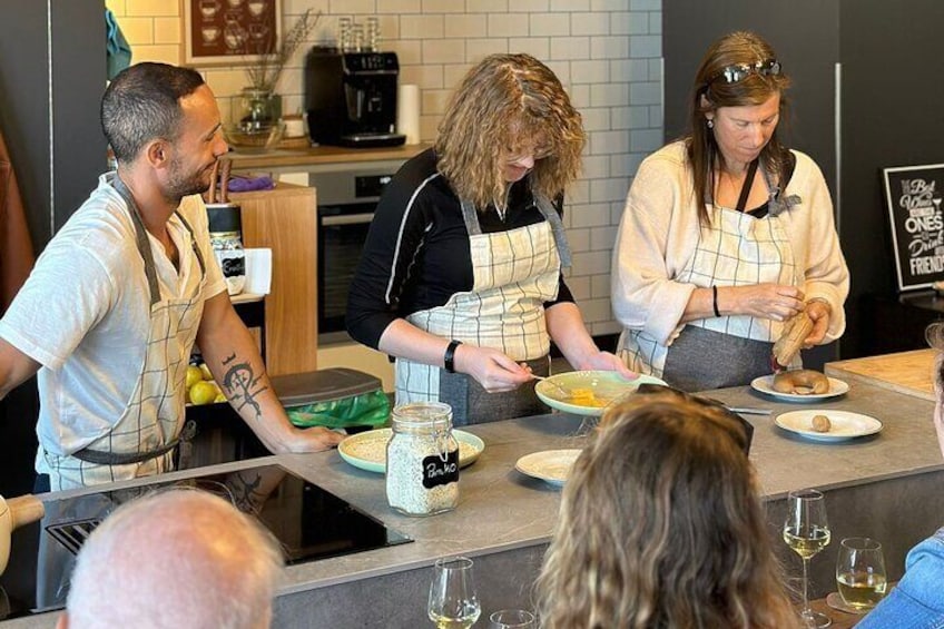 Local Market & Cooking Class / Show Cooking