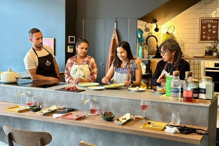 Local Market & Cooking Class / Show Cooking