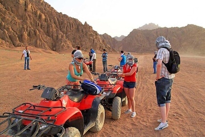 Giro in cammello e safari in quad per cena beduina a Sharm el Sheikh