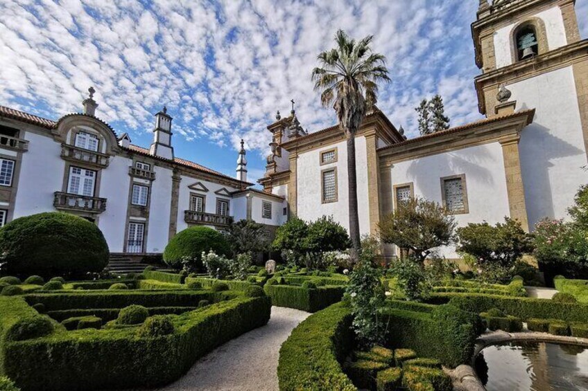 Tour to the Palace of Mateus and the Douro