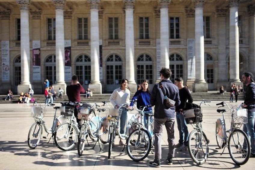 Guided Tour of Bordeaux by Bike