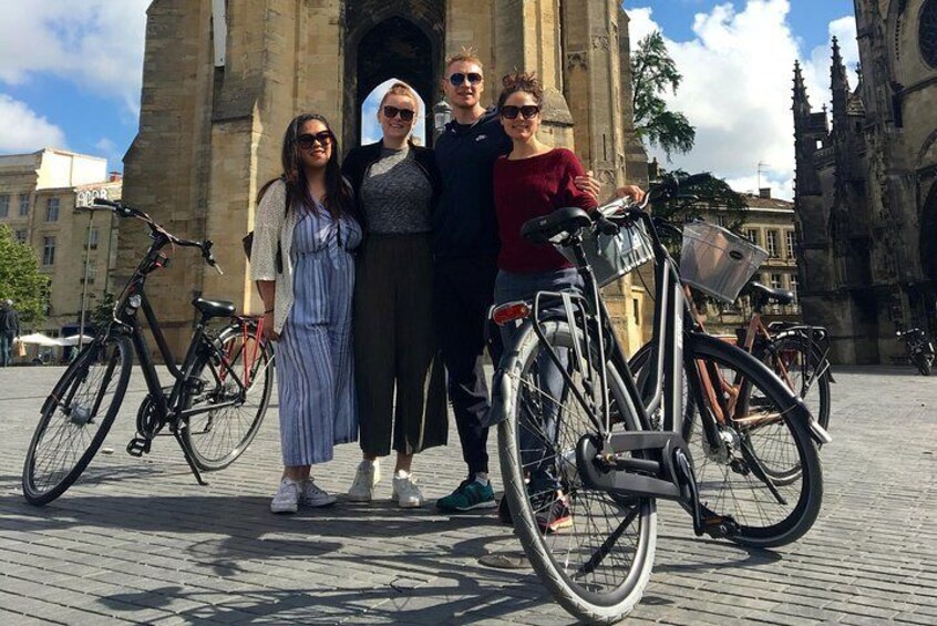 Guided Tour of Bordeaux by Bike